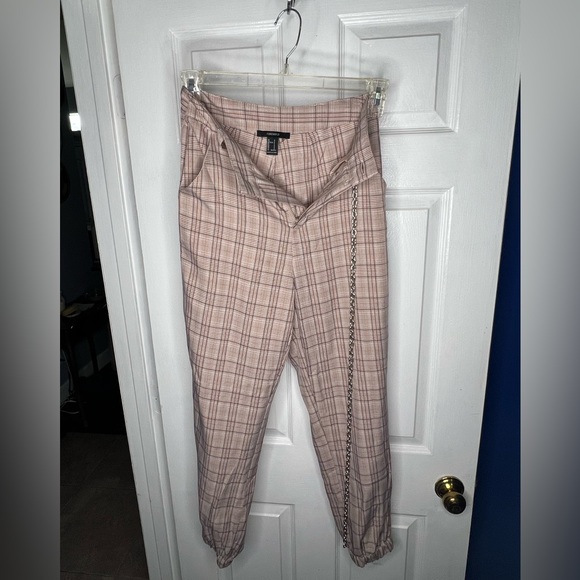 Forever 21 Plaid jogger style cargo pants with removable pocket chain - Picture 6 of 8